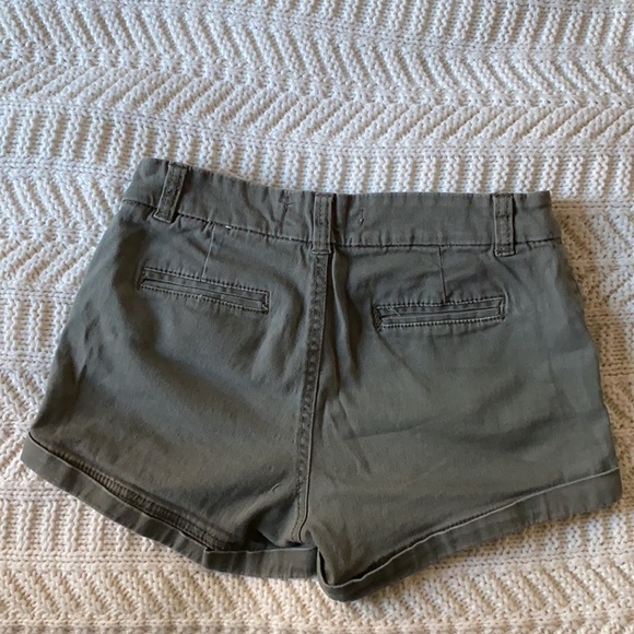 Army green short shorts - Picture 2 of 2